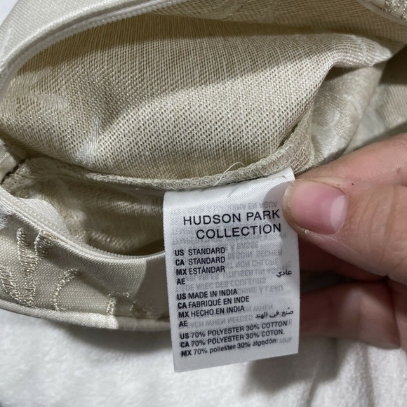 NEW Hudson Park Collection Reeds (1) Standard Sham Pillow - Picture 8 of 12